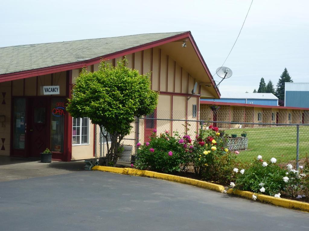 Budget Inn Motel Уудбърн Екстериор снимка