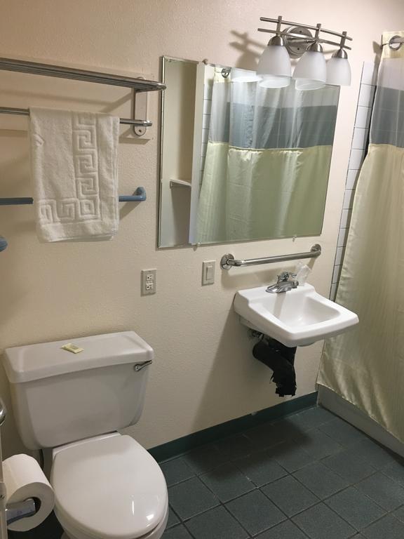Budget Inn Motel Уудбърн Екстериор снимка