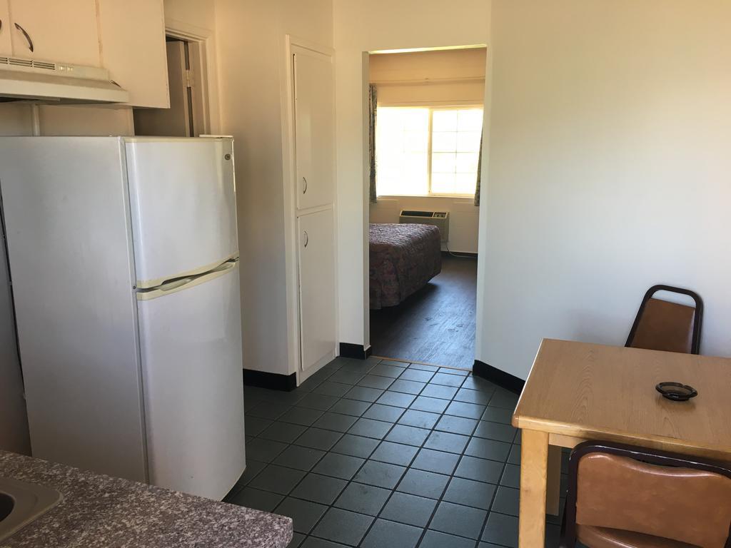 Budget Inn Motel Уудбърн Екстериор снимка