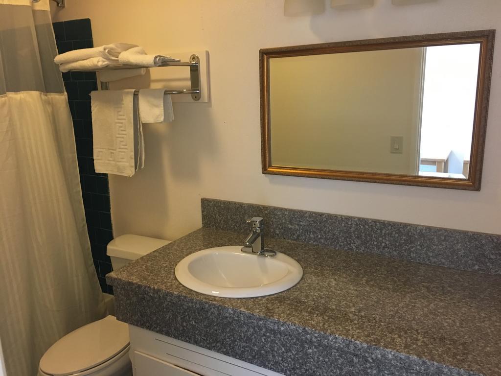 Budget Inn Motel Уудбърн Екстериор снимка