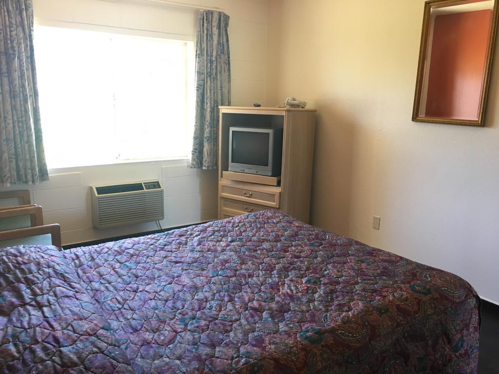 Budget Inn Motel Уудбърн Екстериор снимка
