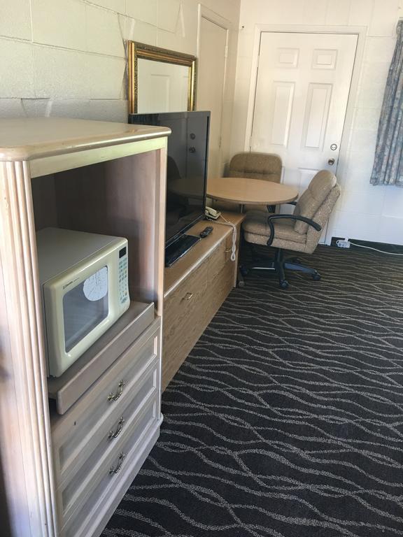 Budget Inn Motel Уудбърн Екстериор снимка