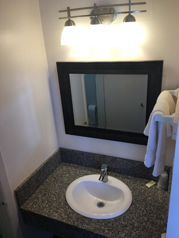 Budget Inn Motel Уудбърн Екстериор снимка