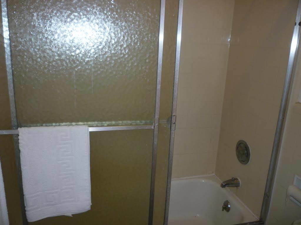 Budget Inn Motel Уудбърн Екстериор снимка