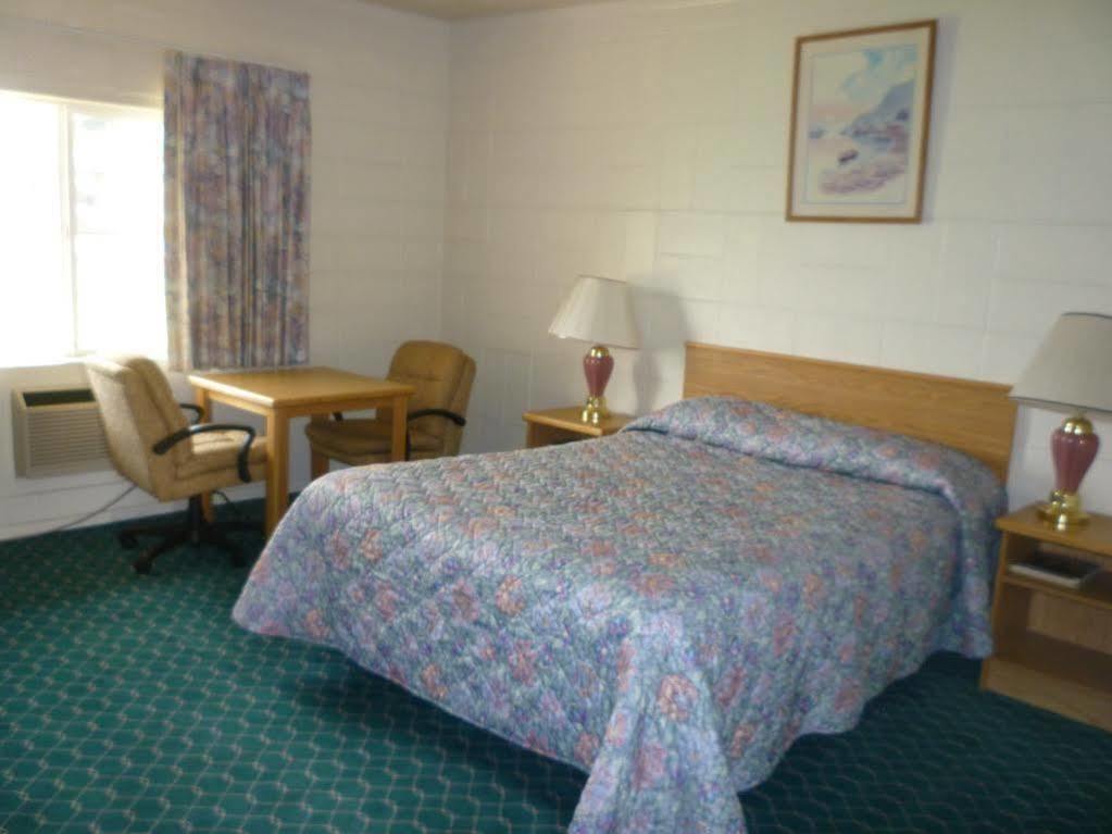 Budget Inn Motel Уудбърн Екстериор снимка