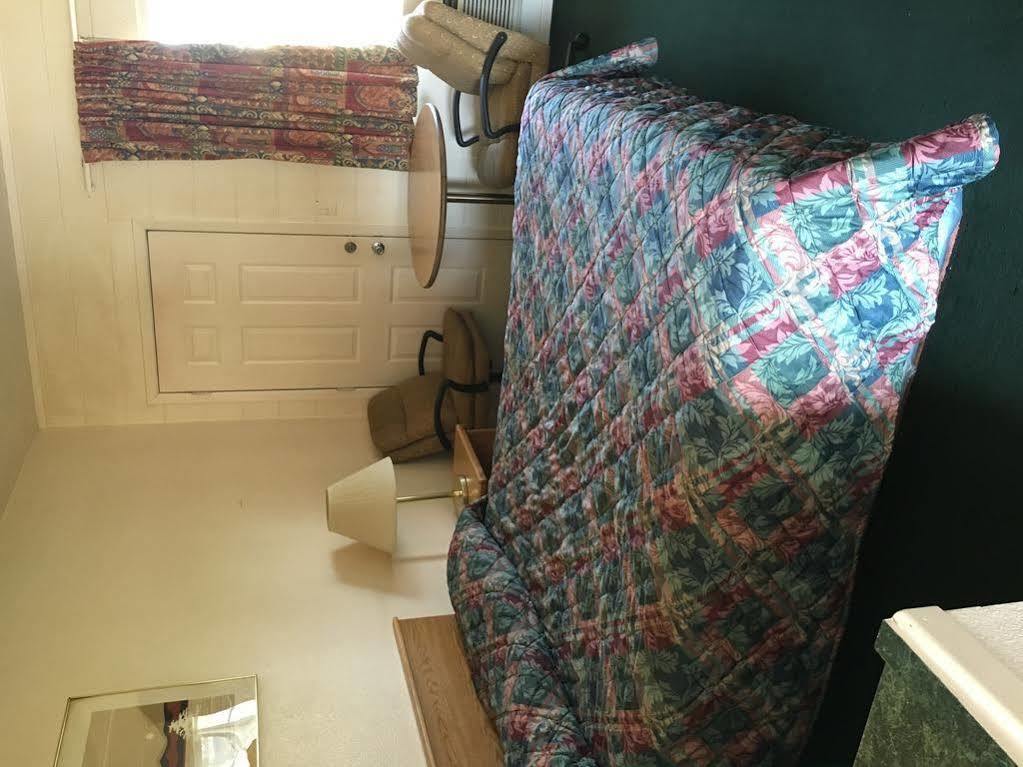 Budget Inn Motel Уудбърн Екстериор снимка