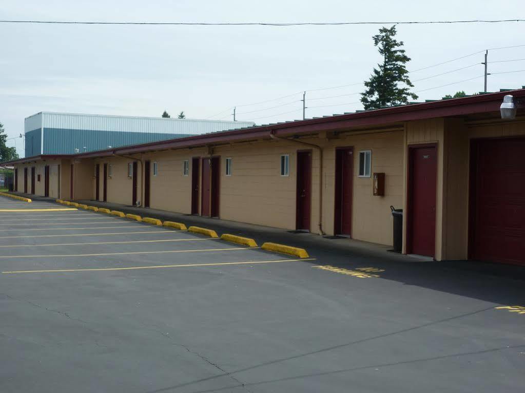 Budget Inn Motel Уудбърн Екстериор снимка