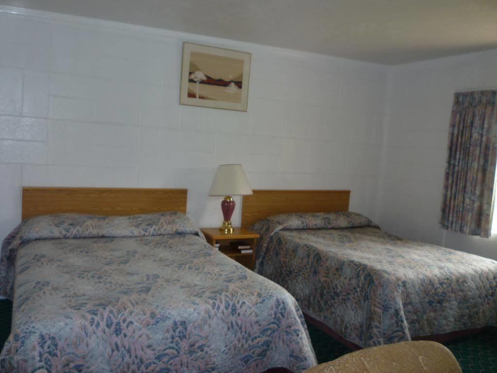 Budget Inn Motel Уудбърн Екстериор снимка